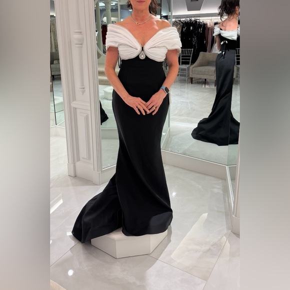 Gown - Picture 3 of 3